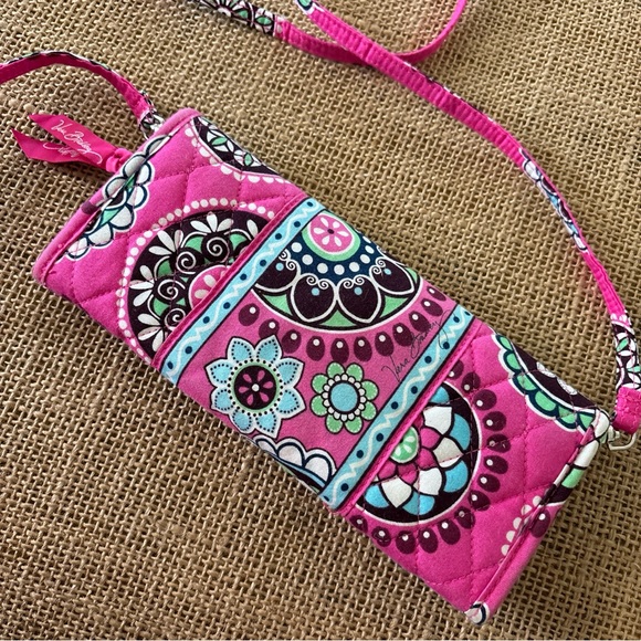 Vera Bradley Cupcake Pink Crossbody Wallet Coin Purse Strap Magnetic  9"x4" - Picture 9 of 9